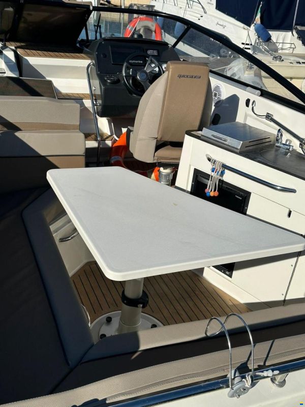 Quicksilver Activ 805 Cruiser