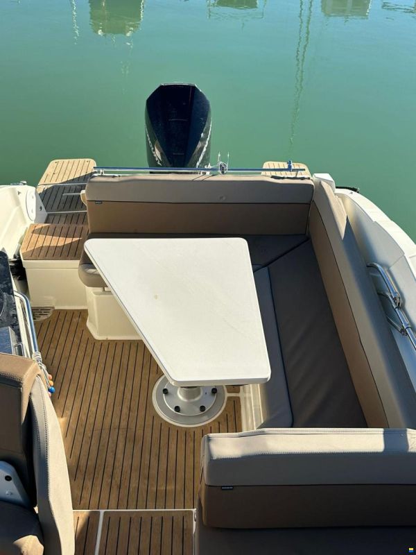 Quicksilver Activ 805 Cruiser