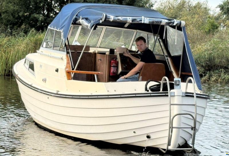 Marex 24 SunCab