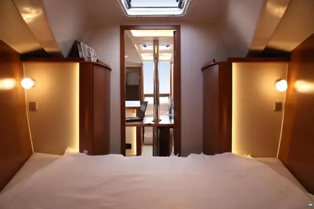 Hanse 325