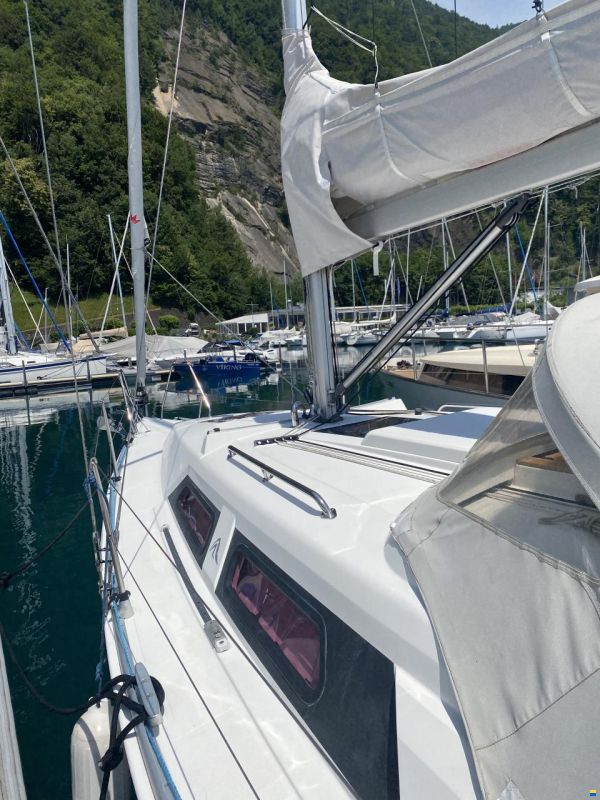 Hanse 325