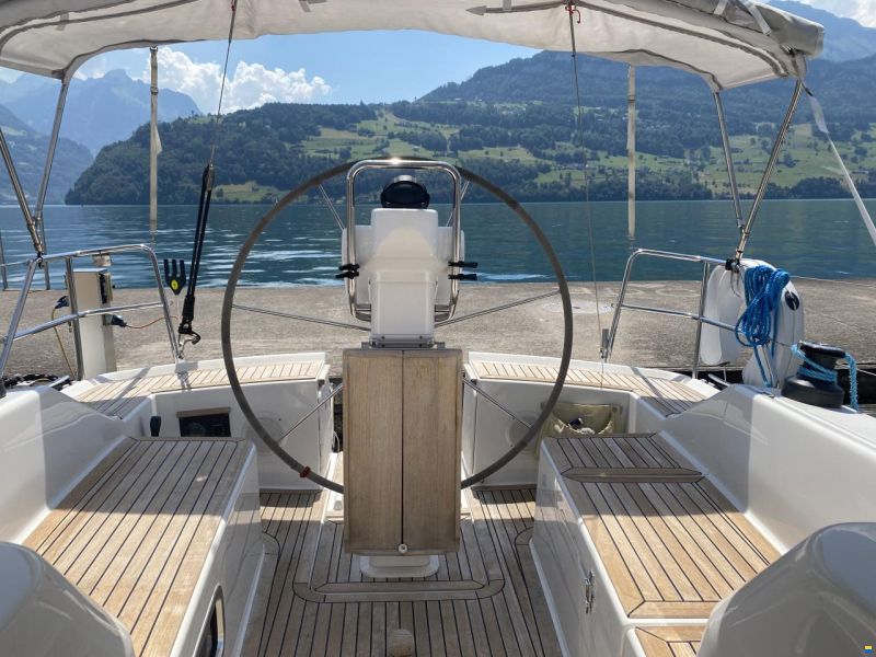Hanse 325
