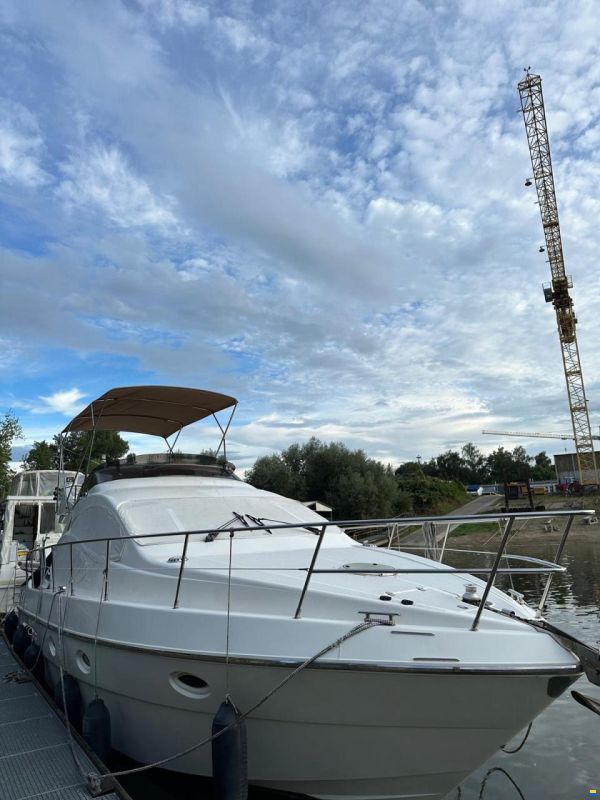 Azimut 42 FLY