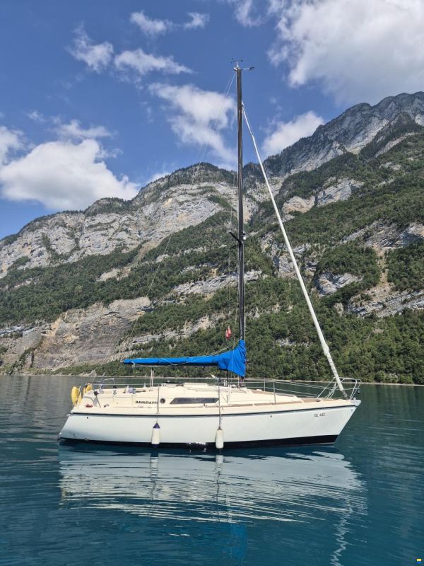 Bavaria 890