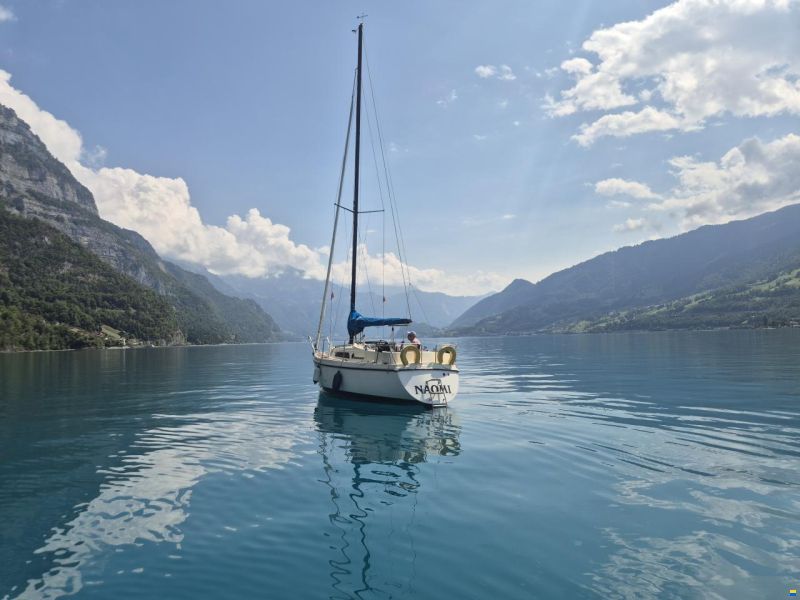 Bavaria 890