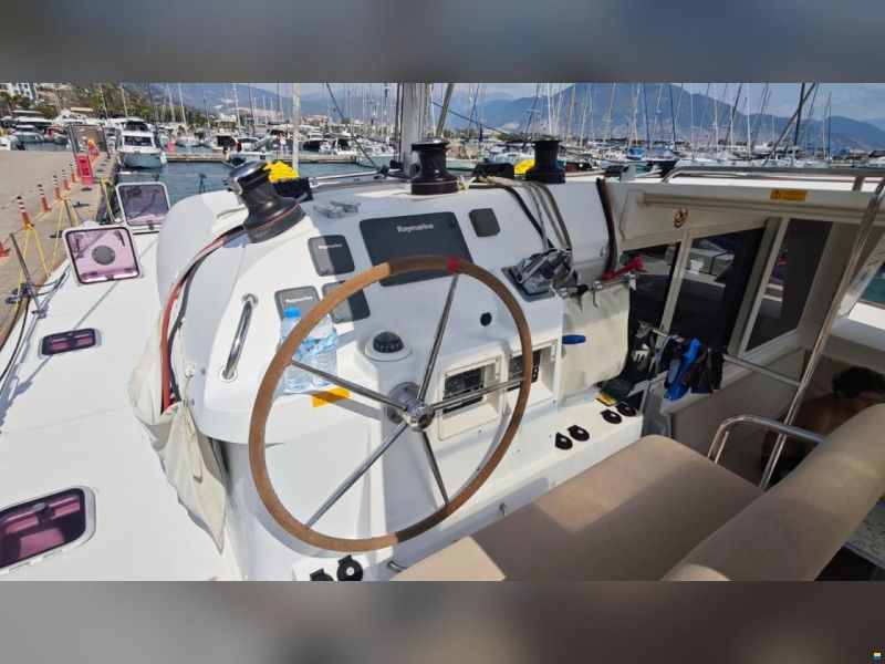 Lagoon 400