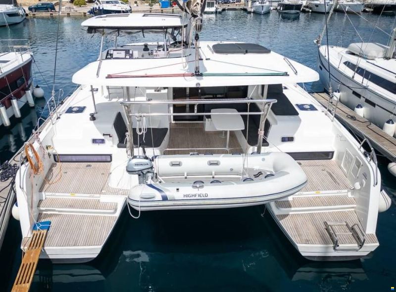Lagoon 42 A/C