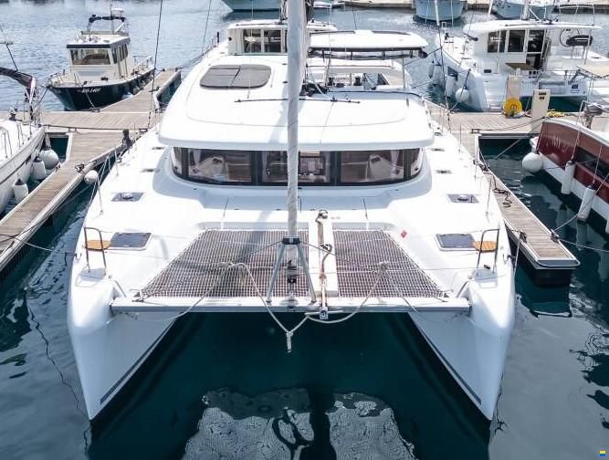 Lagoon 42 A/C