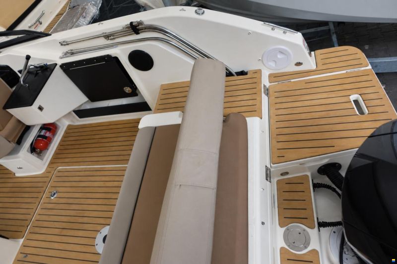 Quicksilver Activ 675 Cruiser inkl. Trailer & Bodens