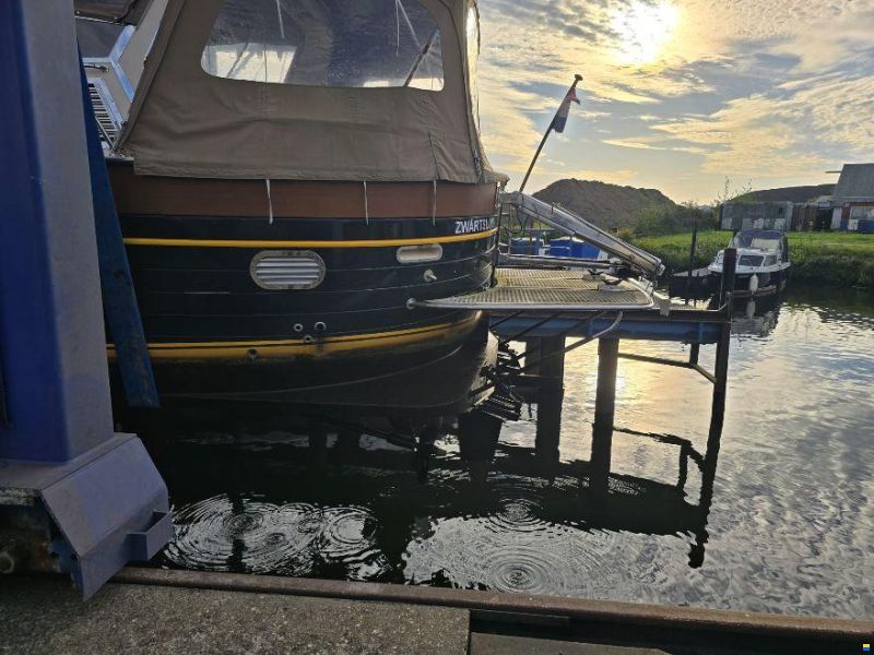 Apreamare 11m semi cabinato