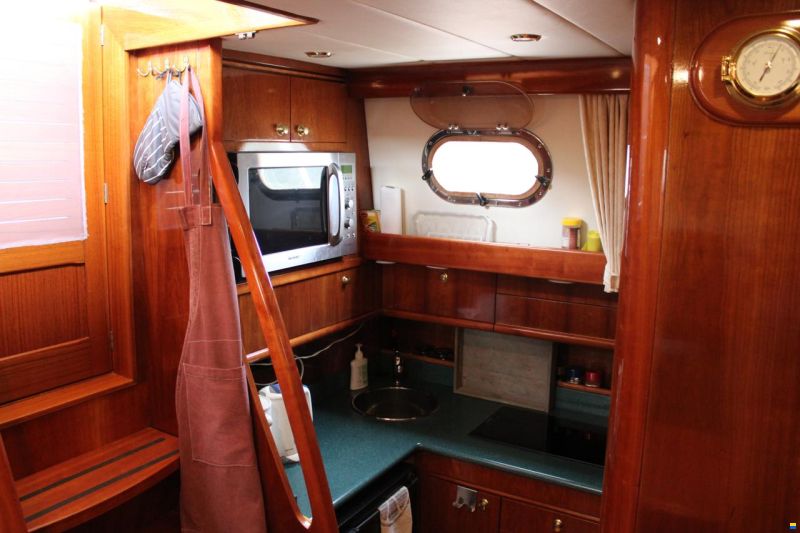 Apreamare 11m semi cabinato