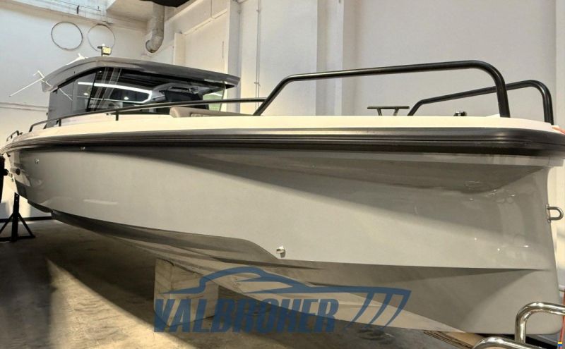 Axopar 37 XC Cross Cabin