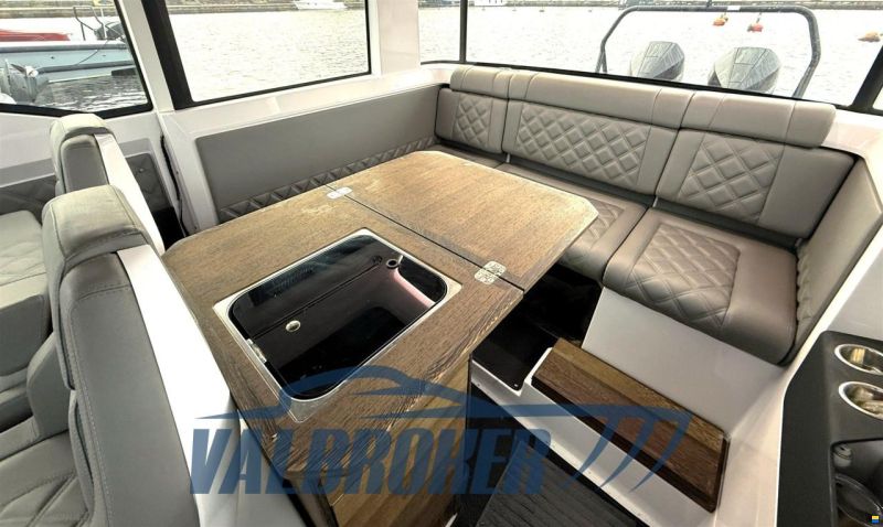 Axopar 37 XC Cross Cabin