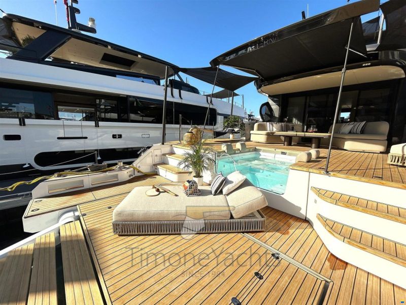 Azimut Seadeck 9