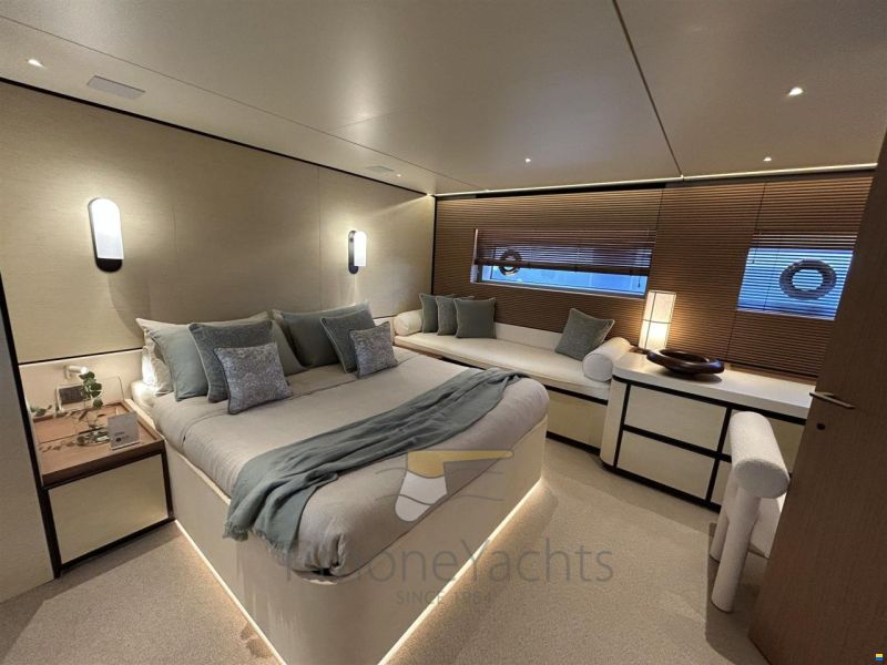 Azimut Seadeck 9