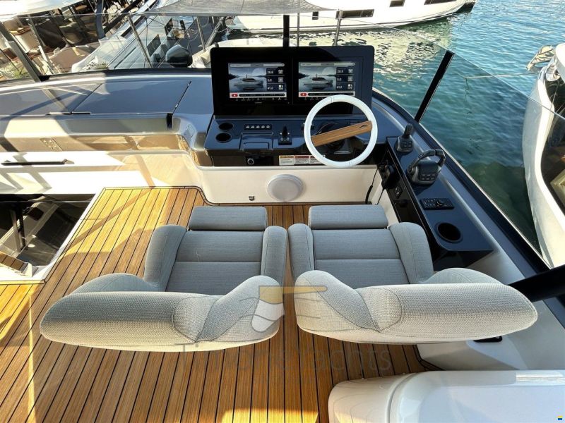 Azimut Seadeck 9