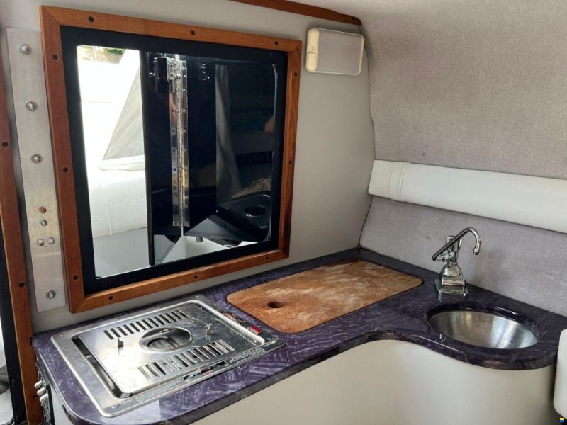 Crownline 210 CABIN