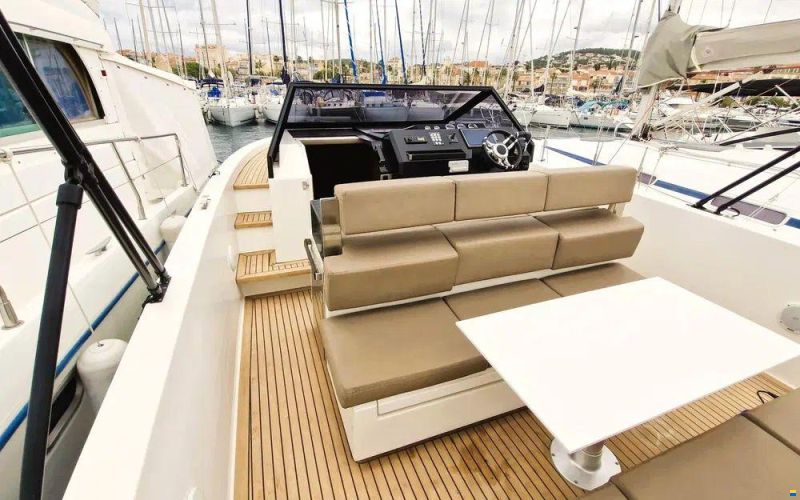 De Antonio D33 Cruiser