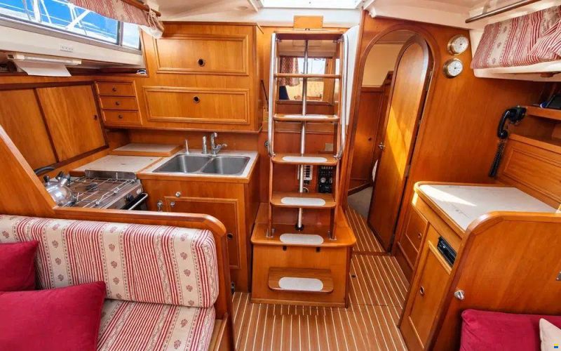 Wauquiez Hood 38