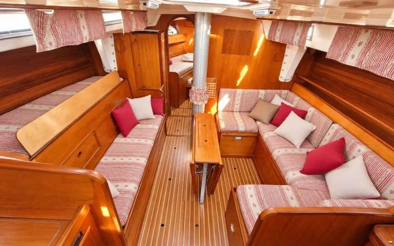 Wauquiez Hood 38