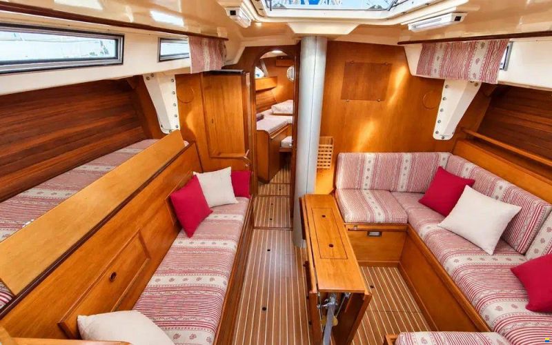 Wauquiez Hood 38