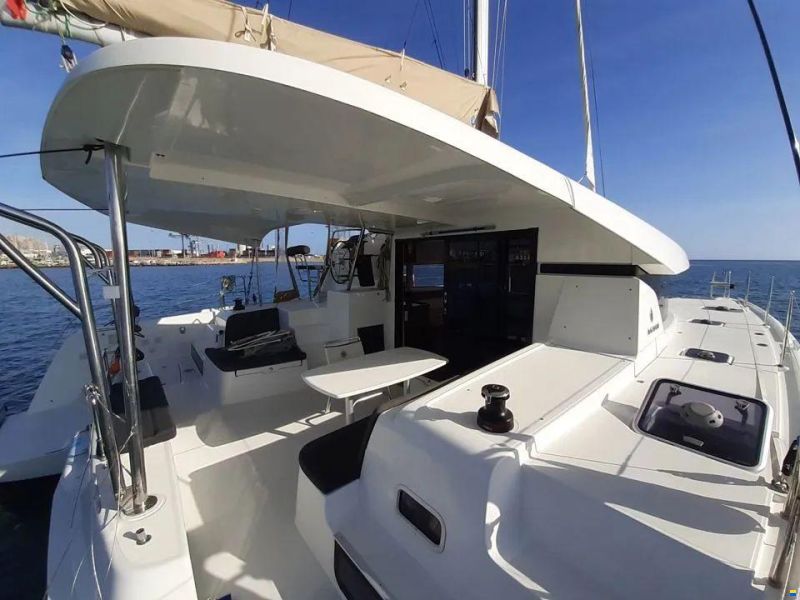 Lagoon 42