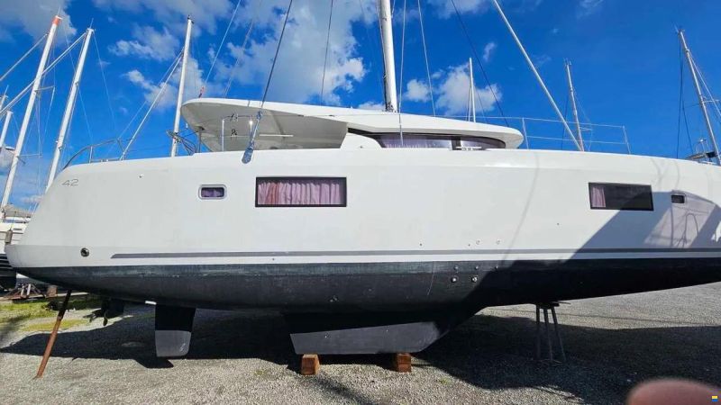 Lagoon 42