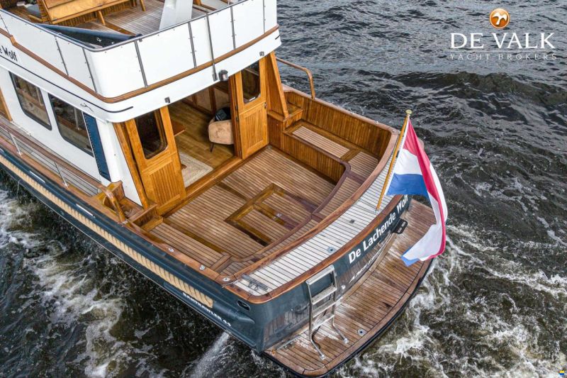 De Vries Lentsch 44 Sedan