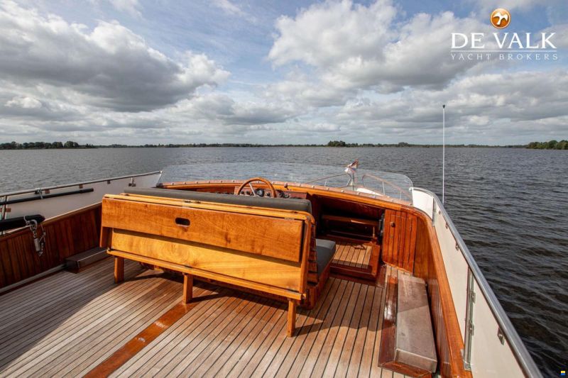 De Vries Lentsch 44 Sedan