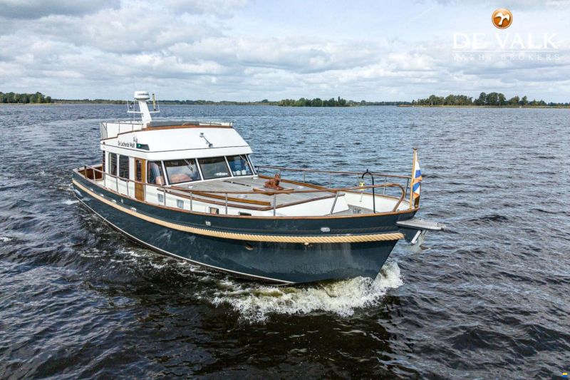 De Vries Lentsch 44 Sedan