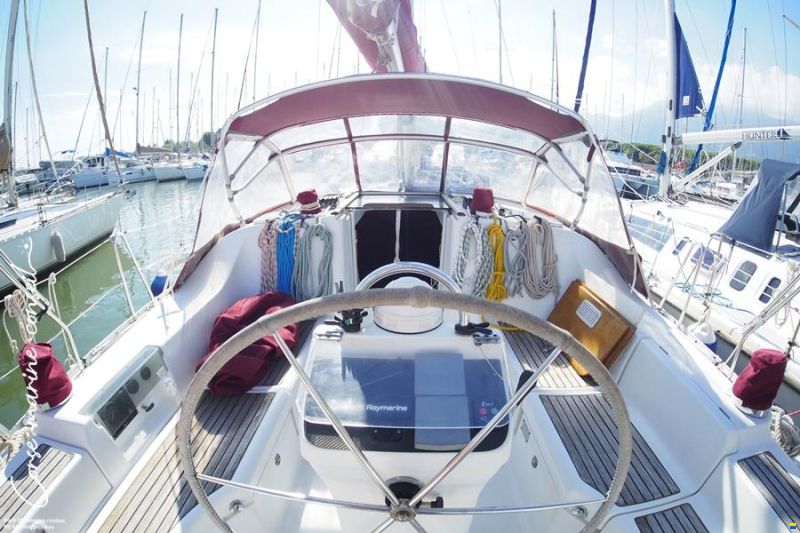 Beneteau Oceanis 393