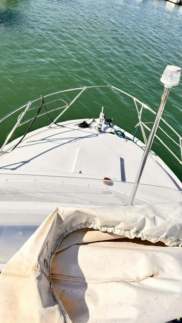 Bertram 28 Fly
