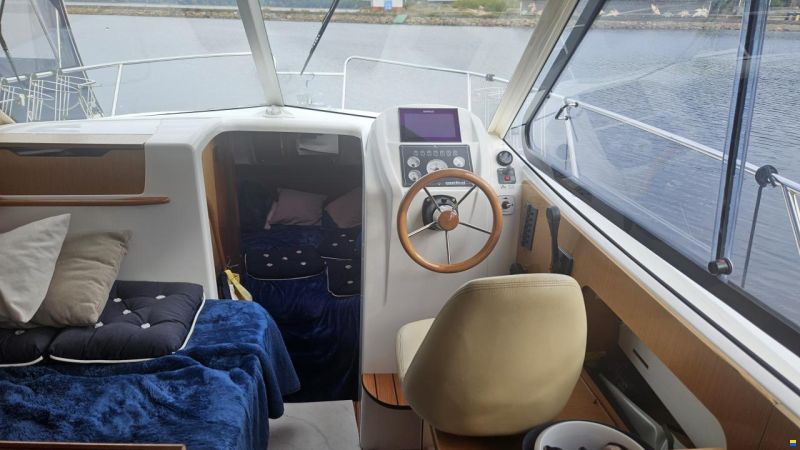 Beneteau Antares 8
