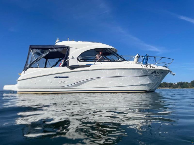 Beneteau Antares 8