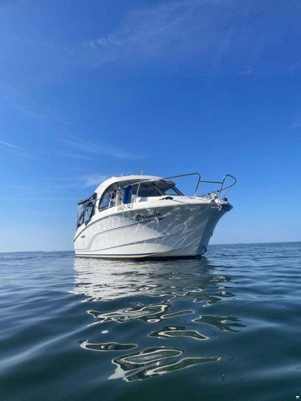 Beneteau Antares 8