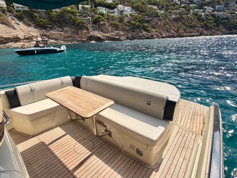INVICTUS 320 GT