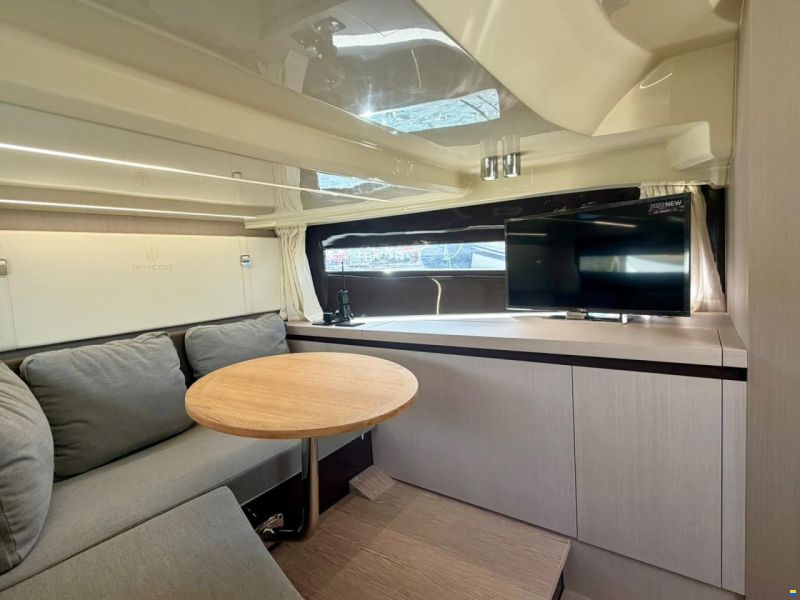 INVICTUS 320 GT