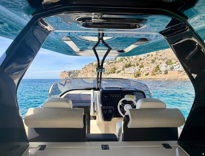 INVICTUS 320 GT