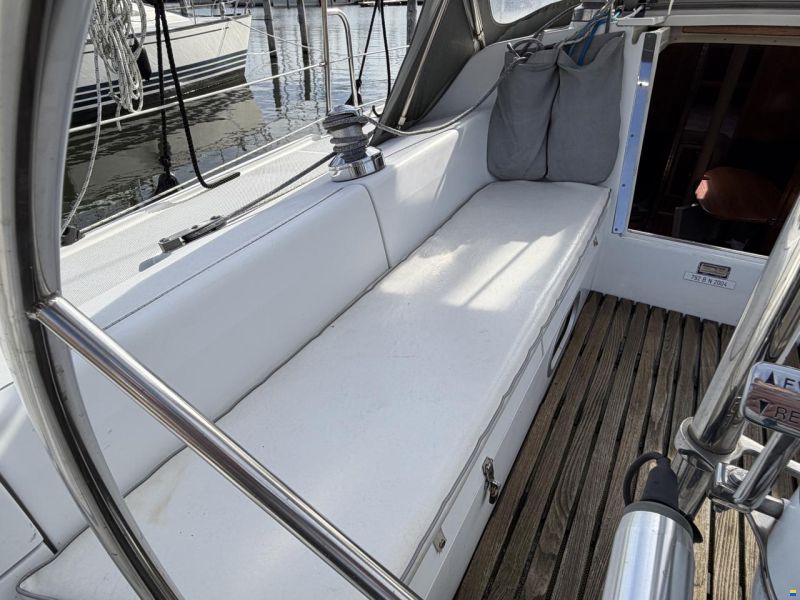 Catalina 320