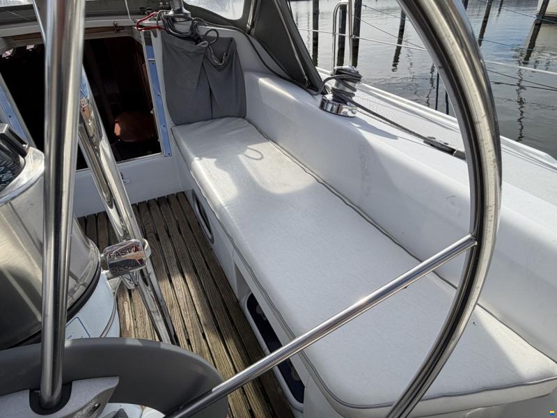 Catalina 320