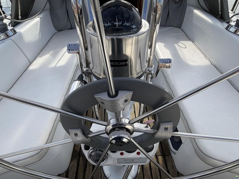 Catalina 320