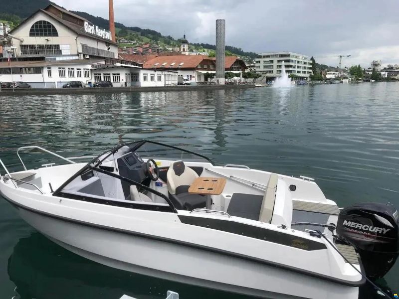 Bella 500 Bowrider