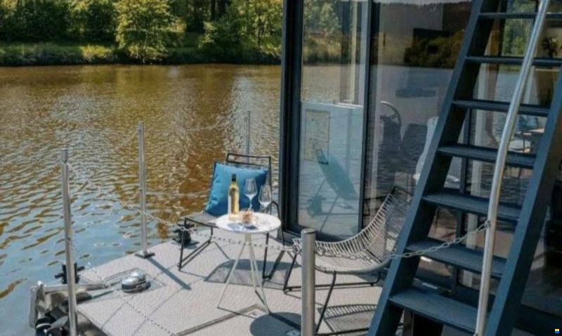 Delfin Tec Joy Life Hausboot