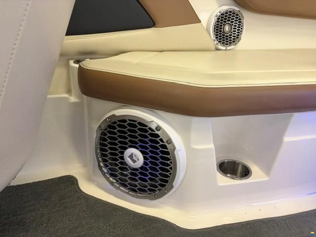 Sea Ray SPX23