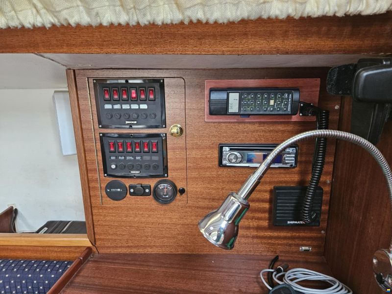 Jeanneau Aquila 28