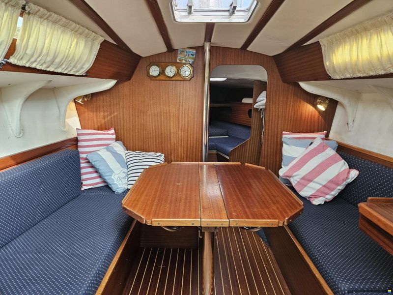 Jeanneau Aquila 28