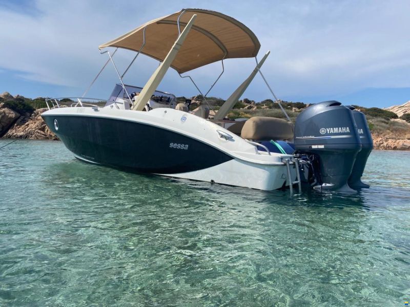 Sessa Key Largo 27 outboard