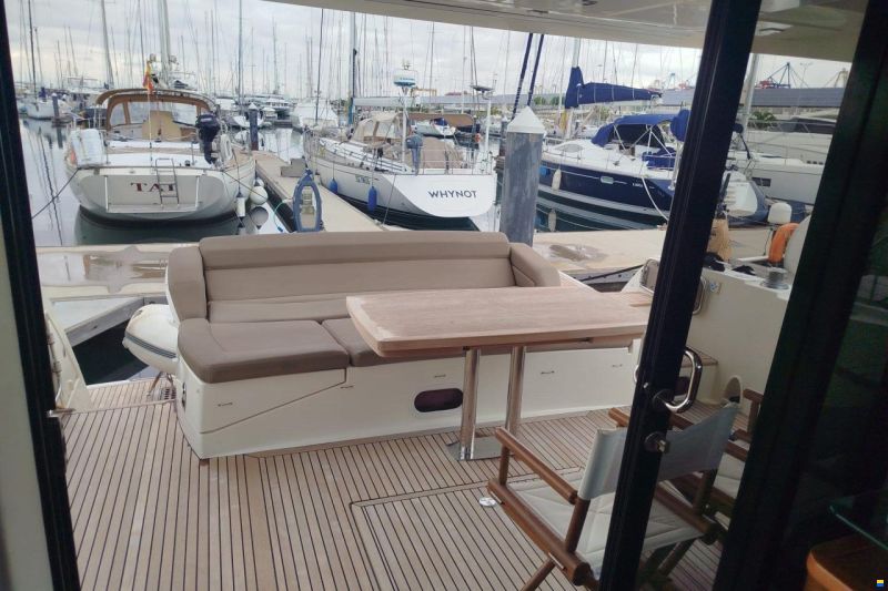 Prestige 550