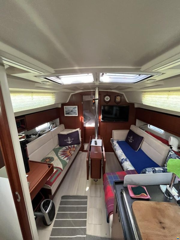 Hanse 348