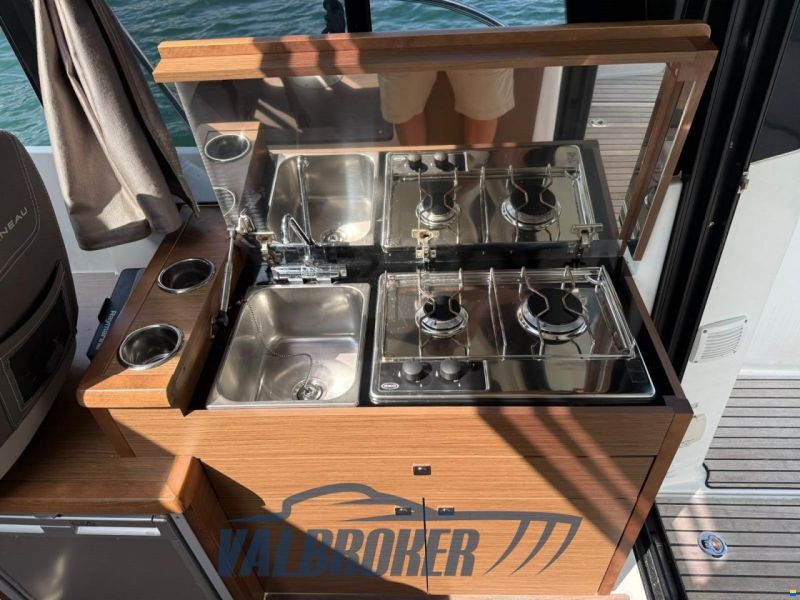 Jeanneau Merry Fisher 895